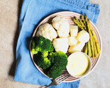 Foto del paso 2 de la receta: Receta sana con coliflor, brócoli y espárragos en olla rápida