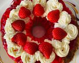 A picture of step 9 of Eggless trifle cake.