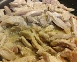 Foto del paso 2 de la receta: Pollo con nopal en salsa de guajillo🌺