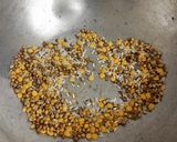 A picture of step 2 of Sesame Seeds Gravy for rice.