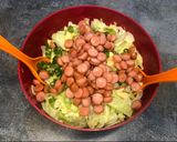 Jégsaláta virslivel, gyümölccsel recept fázis 4 fotója