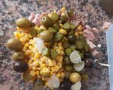 Foto del paso 3 de la receta: 🥗Ensaladilla rusa con encurtidos 🧅