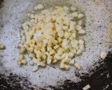A picture of step 3 of Macaroni.