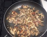 Foto del paso 5 de la receta: Pasta con pollo, champiñones y tocineta
