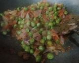 A picture of step 5 of Palak Matar.