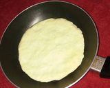 Foto langkah ke 4 dari resep Pizza Teflon Simple.