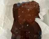 Foto del paso 2 de la receta: Chocolate negro con arandános a la sal