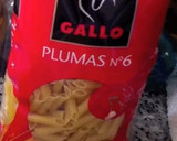 Foto del paso 4 de la receta: Macarrones con setas y langostinos en salsa de pimientos asados