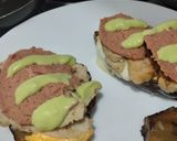 Foto del paso 7 de la receta: "Sándwich" de berenjena🍆, morradela, salchicha y queso🧀🥩🍗