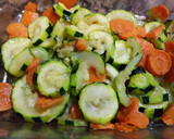 Foto del paso 3 de la receta: Budines de calabacín con dátiles, nueces y semillas de Chía