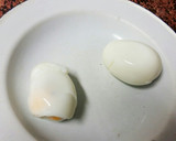 Foto del paso 1 de la receta: Huevos rellenos de bonito, salsa de tomate y mayonesa