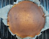Foto langkah ke 3 dari resep Burnt Cheese Cake.
