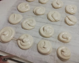 Foto del paso 1 de la receta: Suspiros de merengue y café ☕