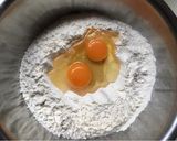 Foto del paso 2 de la receta: PANCITOS RELLENOS DE JAMÓN Y QUESO EN LA SARTÉN 🥖🧀🥓🍳