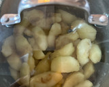 A picture of step 2 of Apple Compote.