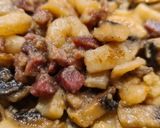 Foto del paso 5 de la receta: Champiñones guisados con calamares, gambas y jamón