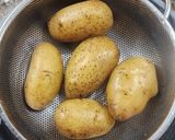 Foto del paso 1 de la receta: 🥔🌾 Ñoquis livianos de papa con semolín 🌾🥔