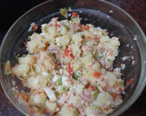 Foto del paso 4 de la receta: Papas aliñadas con atún y palitos de cangrejo