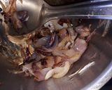 A picture of step 2 of Mushroom masala.