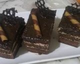 A picture of step 24 of Chocolate Pastry with Ceremal/ Chocolate Ganache Frosting.