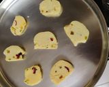 A picture of step 5 of Berries and walnut cookies.