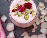 रिफ्रेशिंग रोझ लस्सी (Rose Lassi Recipe In Marathi) रेसिपी स्टेप 5 फोटो 