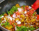 A picture of step 4 of Aalu Chana Chaat Street Style Chaat.