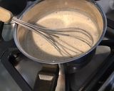 Une image de l'étape 3 de Sauce crémeuse au bouillon de crevettes et cresson.