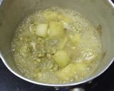 รูปขั้นตอนการทำที่ 4 ของ แกงเขียวหวานลูกชิ้นไก่สับไข่เค็ม