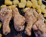 Foto del paso 3 de la receta: Muslitos de pollo con patatas y salsa de almendras