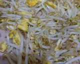 Foto langkah ke 3 dari resep Tumis Toge Telur.