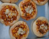 Foto langkah ke 5 dari resep Pizza mini.