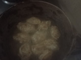 Bolitas fritas de plátano