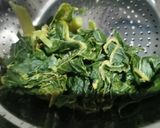 Foto langkah ke 1 dari resep Tumis daun pepaya.