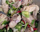 Foto langkah ke 4 dari resep Garang Asem Ayam.