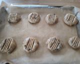 A picture of step 5 of Speedy chocolate chip and peanut butter cookies.