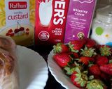 A picture of step 1 of Fruit custard trifal.