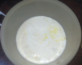 Foto del paso 3 de la receta: Semifrío de cuajada de limón con base de almendrados y fresas