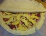 Foto del passaggio 2 della ricetta Focaccia Speck, Mele e Formaggio