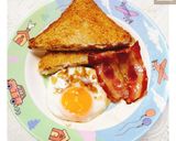 รูปขั้นตอนการทำที่ 6 ของ 🍞🧀แซนวิชชีส+ไข่ดาวน้ำ+เบคอนทอด🍳🥓(Easy Breakfast)