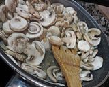 Foto del paso 1 de la receta: Ensalada de espinacas en salsa miel&mostaza