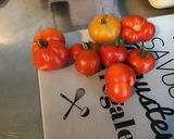 Une image de l'étape 1 de Sauce aux tomates fraîches, ail, oignon, basilic et romarin.