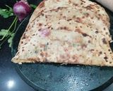 A picture of step 7 of Potato Onion Paratha.