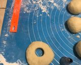 Foto langkah ke 8 dari resep Donat Santan Lembut.