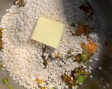 Foto del paso 2 de la receta: Risotto de níscalos y trompetas de la muerte