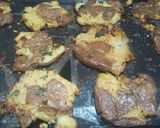 A picture of step 3 of Crispy Smashed potatoes.