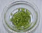 A picture of step 8 of Aiba’s Edamame Peperoncino Pasta with Dried Edamame.