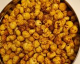 A picture of step 4 of Masala makhana.