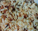 A picture of step 8 of Cheessyy old english macaroni.