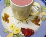स्ट्रॉबेरी मिक्स फ्रूट्स स्मूथी (Strawberry mix fruits smoothie recipe in Hindi) रेसिपी चरण 2 फोटो